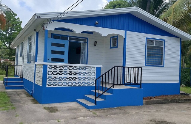 2-bedroom house in peaceful Lower Carlton w/AC, WiFi. Within steps of the beach