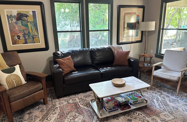 2-bedroom house in Stephenville—walk to downtown and 3 minutes from TSU campus