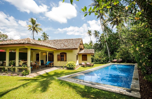 2 bedroom luxury villa with private pool - 1 minute walk to the beach
