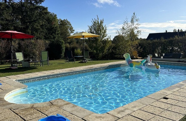 2 Bedroom Private vacation home in Monteaux