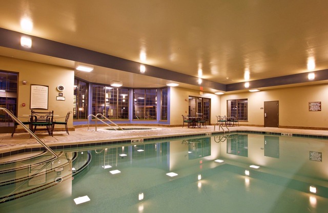 2 Bedroom Suite | Pool & Hot Tub Access