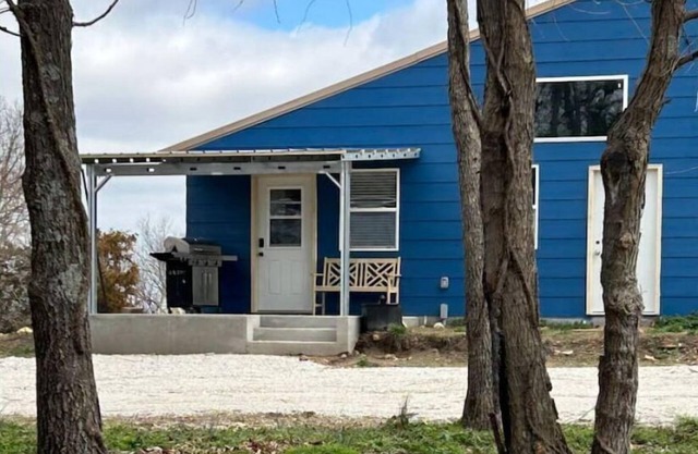 2-bedroom vacation home just 8 minutes from Stockton Lake