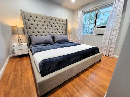 2 bedroom with King bed near Hollywood Walk of Fame, Hollywood Sign and Universal Studios