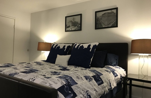 2 Bedroom with Pool & Balcony, Walk to Transit, Restaurants & Tech Center
