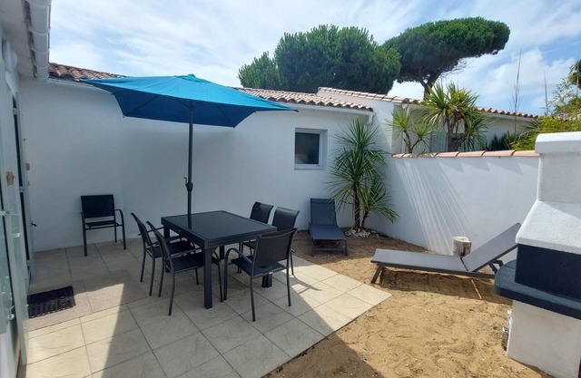 2 Bedrooms Private Vacation Home In Le Bois-Plage-En-Ré
