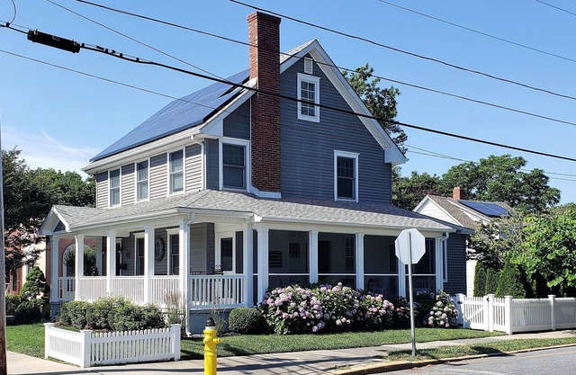 2 blocks to the beach, 1 block to Rehoboth Ave, and pet-friendly.