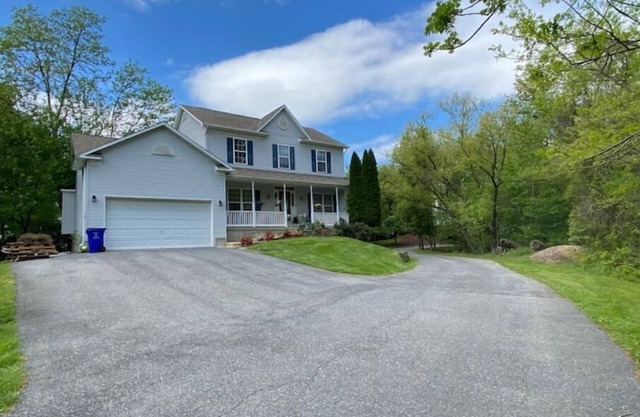2 BR/1.5 Bath Basement, Private Entrance & Parking
