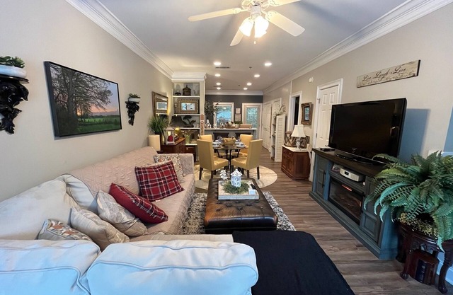 2 BR/2.5 BA Condo in the Highlands at Woodlake.