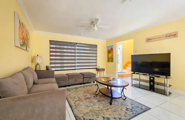 2-Br, 2.5 bath with Wi-Fi, AC, Pool