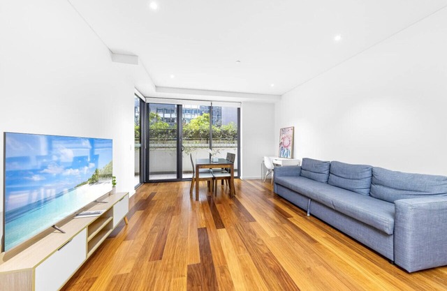 2 BR Apt in heart of Burwood