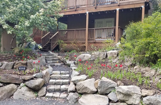 2 BR Creekside Apartment w/kitchenette