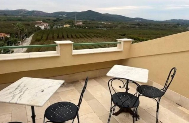 2 BR House/Balcony - Tenuta Il Poggio Teano
