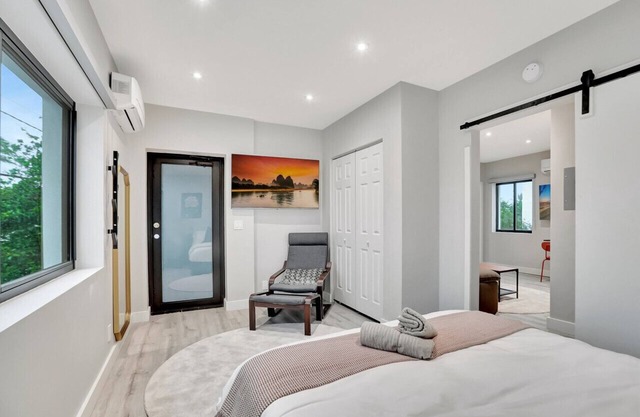 2 Condo Combo - Walk to Beach - Off Las Olas #2A/B