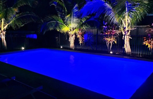2 Cottages Rented Together | Amazing Heated Pool | Near Beaches