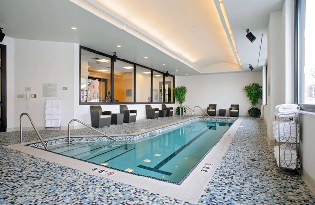 2 Downtown Portland Hotel Units w/Pool | Breakfast | 24h Gym & Pet-Friendly