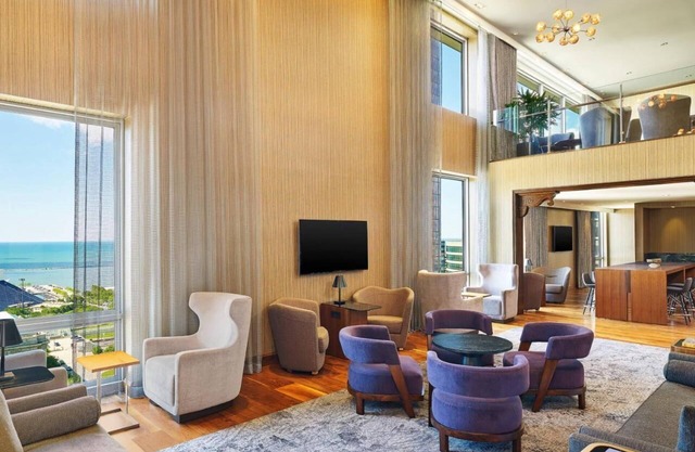 2 Downtown Suites under a mile from Rock & Roll HoF & Stadiums