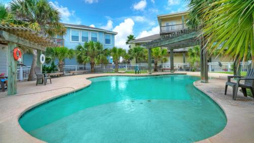 2 Homes in Las Palmeras by AvantStay Sleeps 18 Resort Pool Private Patio Walk to Town Golf Cart Zone