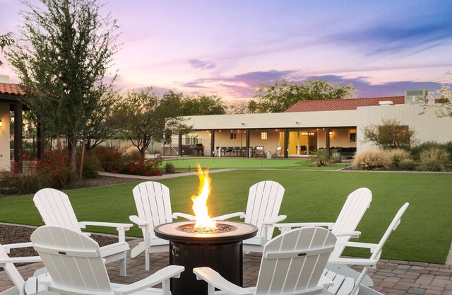 2 Homes | Pool | Splash Pad | Putting Green Jungle Gym