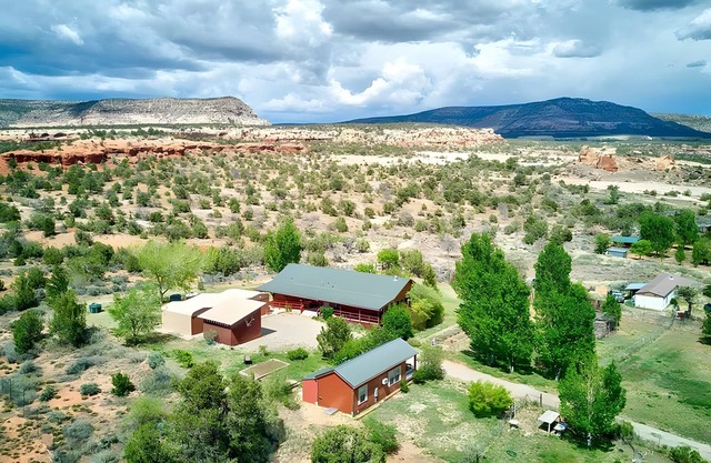 2 Homes w/Private Gate 500,000-Acre Backyard