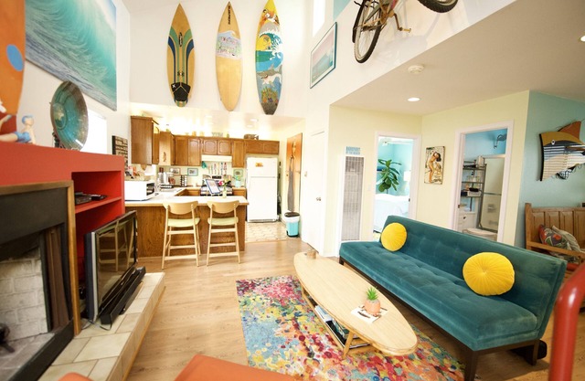 2 HOUSES FROM THE BEACH! +Onsite Parking