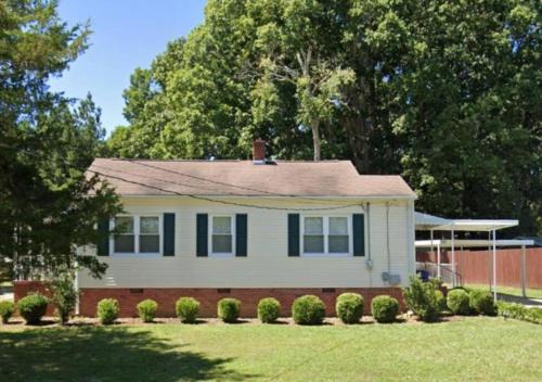 2 King Beds in Siler City, NC