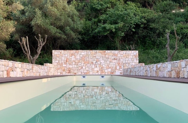 2 luxury Villa with outstanding view 10mn from the sea