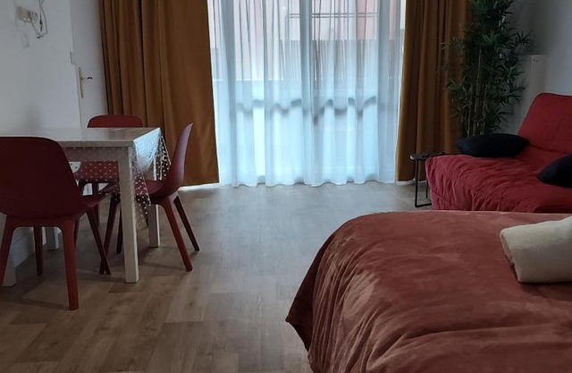 2 LYS Orleans Downtown, free secure parking