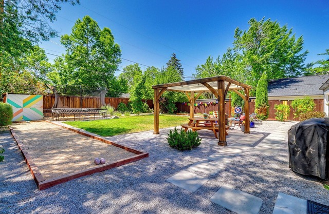 2 Mi to Dtwn: Family Gem w/Outdoor Oasis in Reno