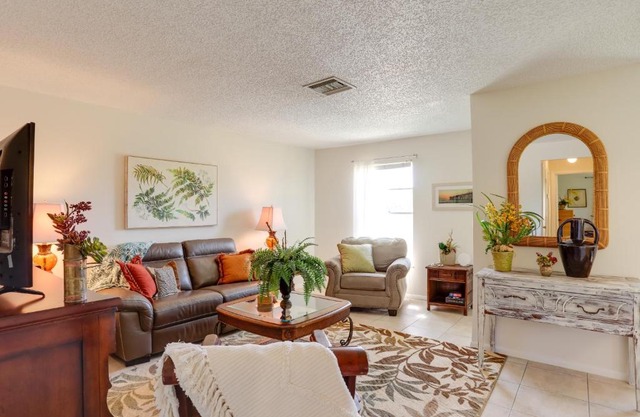 2 Mi to Hobe Sound Beach Townhome with Lanai