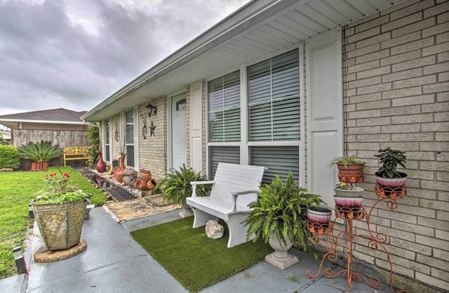 2 Mi to TPC Louisiana: Avondale Apt w/Patio