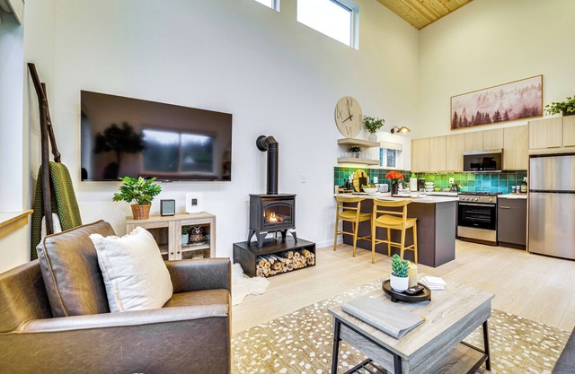 2 Mi to Warm Beach: Family Gem w/Views