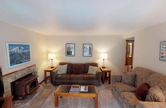 2 Mountain View Lodge | 2 BR / 2 BA, Sleeps 6