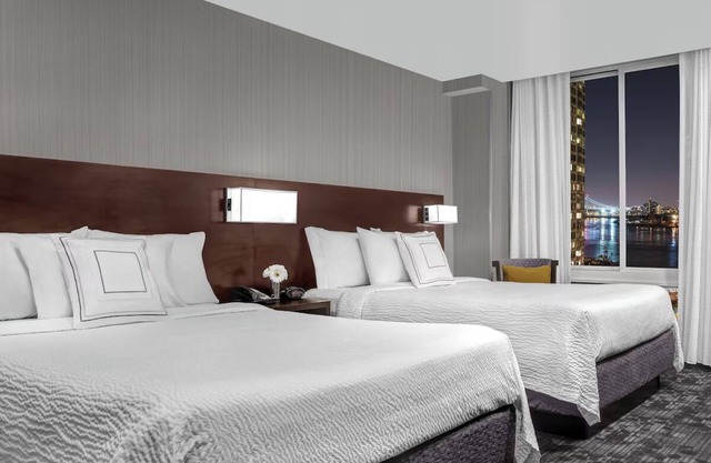 2 Queen Beds at Courtyard New York Manhattan! Onsite Dining!