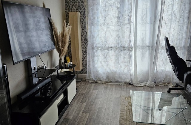 2-room apartment, a few minutes from Orly airport, 2 min from a CC