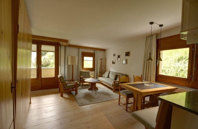 2-room flat with mountain view on the 4th floor