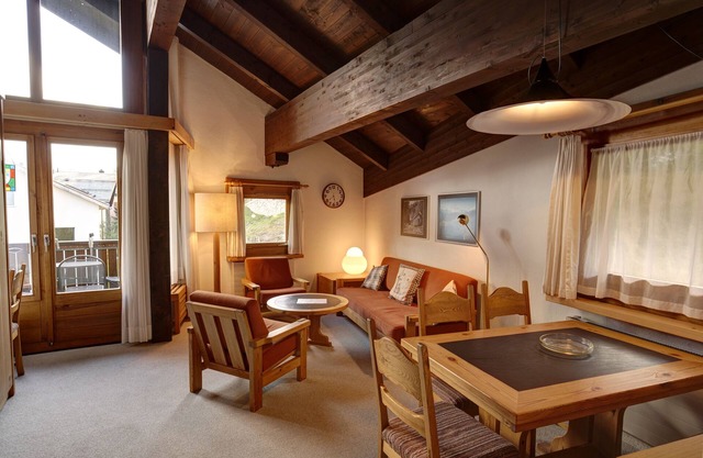 2-room flat with mountain view on the 6th floor