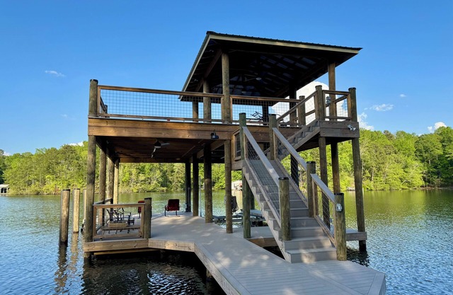 2 Story Dock w/Jump Platform & Outdoor TV/Stunning Views/Dog Friendly/Kayaks