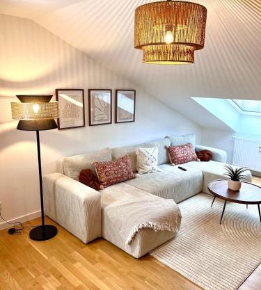 2-Zimmer Apartment - Zentral über den Dächern von Aschaffenburg - 5 min vom HBF - Gegenüber City Galerie