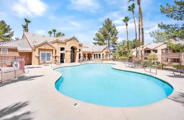20% off New Cozy Condo Pool Spa & Gym!