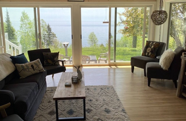 200’ of your own private accessible Lake Superior Shore: Stony Shores Retreat