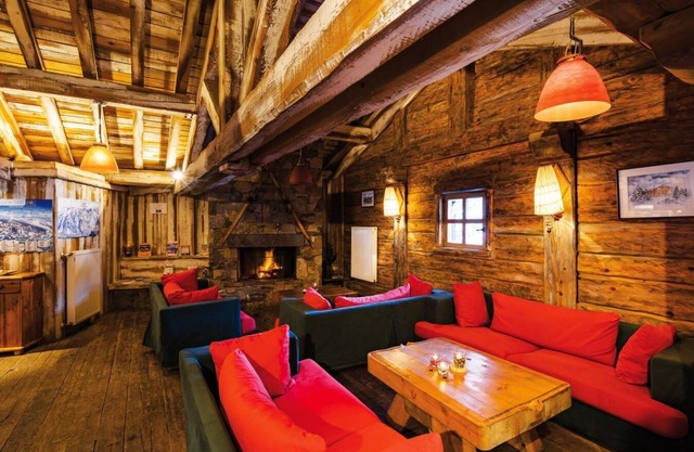 200m from ski slopes, fitness, swimming pool, balcony, tv, ski locker, 50m², Les Saisies