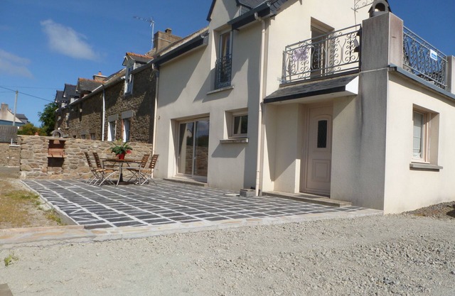 200m from the beach : Cancale - apartment 2/3 pers - terrace and sea view