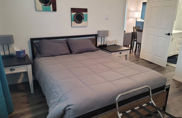 #201 New Cozy Monroe Condo near Evergreen State Fair!
