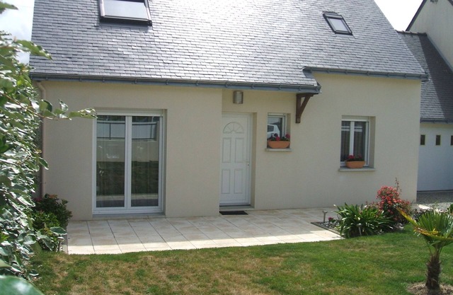 2011 house 200 metres from the beach for 8 people