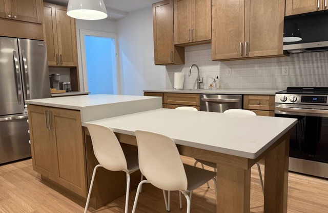 2025 Fully Renovated 3BD/1.5BA Duplex in Walkable Grandview