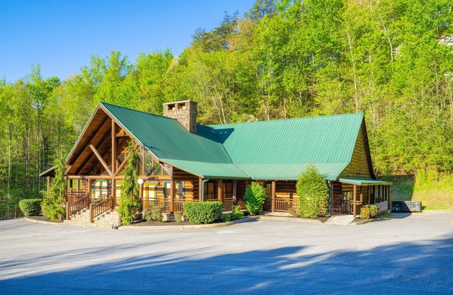 2025 GOING FAST! OPEN FOR '26 Booking! Theater Room, Game Room, Double Kitchen