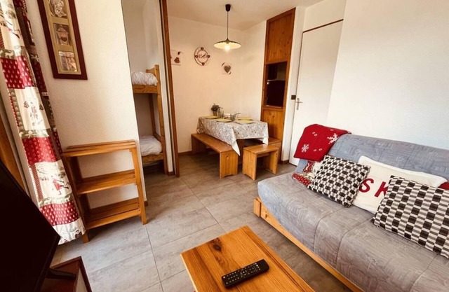 230m from resort center, 3rd floor, balcony, tv, ski locker, 20m², Peisey-Vallandry