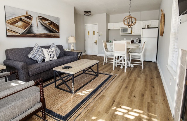232 - Beautifully Updated 1 Bedroom Condo Suite