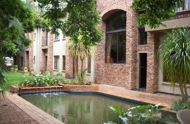24 Onvrey Guest House
