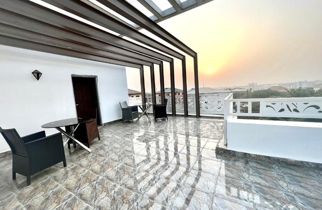 24Hrs LIGHT & AC, WIFI & KITCHEN put FURNISHED APARTMENTS on Google & TALK TO US -BQ 25K, 1BEDRM FLAT 40k, 50k, 60k, 70k PENTHOUSE 50k, 60k 2BEDRM FLATS 90k, 100k 3BEDRM FLAT 90k,150k Per nit